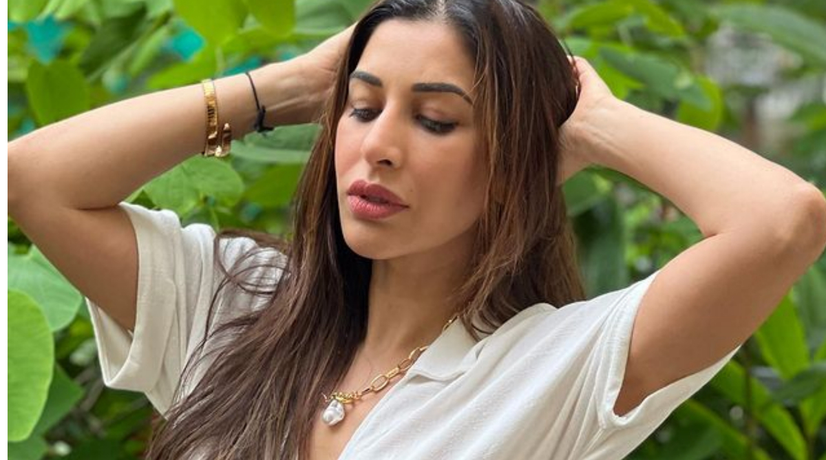 Sophie Choudry Sex Video - Sophie Choudry on facing ageism: 'I get messages of people telling me to  act my age' | Entertainment News,The Indian Express