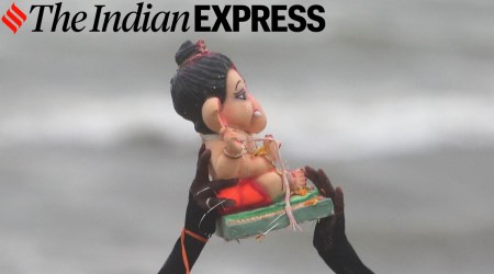 Ganesh Chaturthi, Ganesh Chaturthi 2022, Ganesh visarjan, Lord Ganesh immersion ceremonies, Ganesh visarjan 2022, photos of Ganesh visarjan, Ganesh idol immersion photos, indian express news