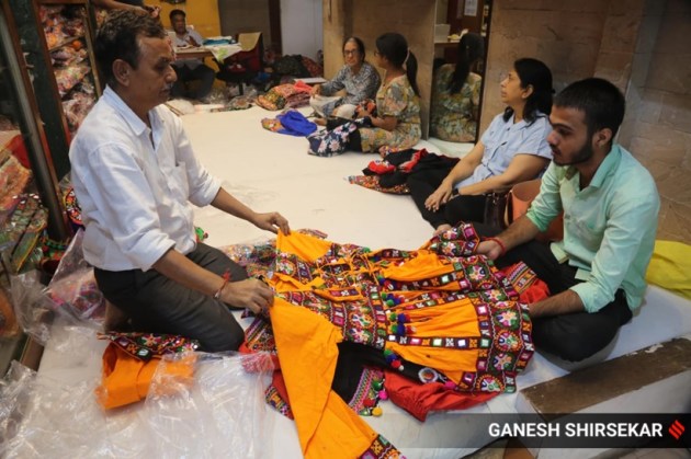 Navratri 2022, Navratri 2022 preparations, preparations for Navratri 2022 Garba, preparations for Navratri 2022 Dandiya, Dandiya costume, Garba costume, people shopping Garba costume, people shopping Dandiya costume, indian express news
