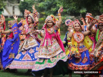 Festive fervour high as people gear up for Navratri celebrations | India  News News - The Indian Express