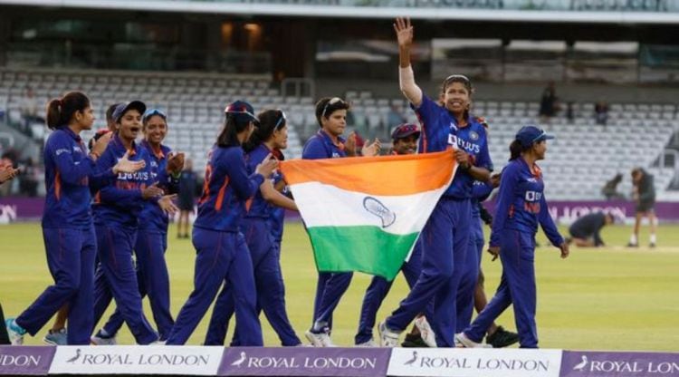 India's Jhulan Goswami and teammates celebrate after winning the match. (Reuters)