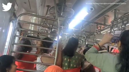 garba in mumbai local train, navrathri, navrathri celebration, women perform garba in mumbai local train, indian express