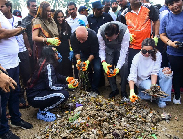 Beach, Ganesh Chaturthi, cleaning drive