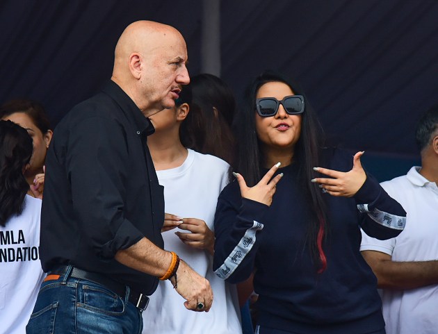 Beach, Ganesh Chaturthi, cleaning drive