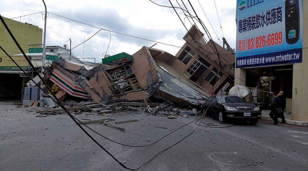 Strong Earthquake Hits Southeastern Taiwan Building Collapses World