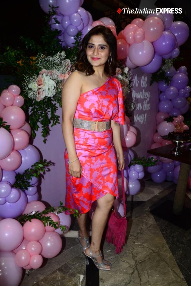 arti singh bipasha basu baby shower