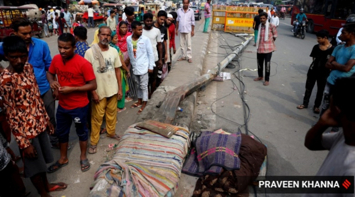 Delhi: Truck runs over 6 persons sleeping on road divider, 4 killed ...