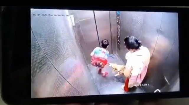 On Tuesday, Ghaziabad police booked the owner of a Beagle after a nine-year-old boy was bitten inside a lift.(Twitter/@News24)