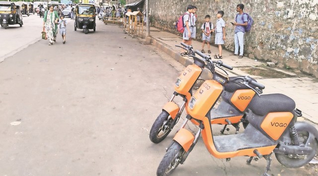 1,000 e-bikes to be deployed at 180 bus stops as well as in commercial and residential areas.