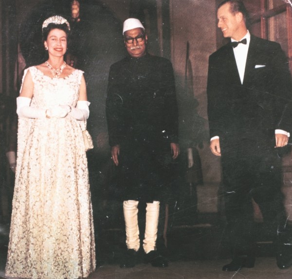 queen elizabeth visit india 1990