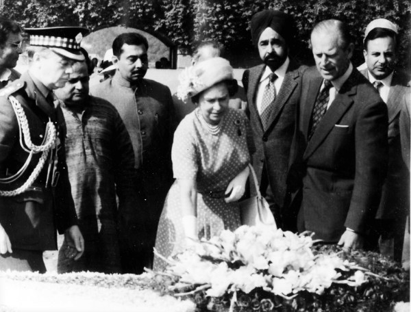 queen elizabeth visit india 1990