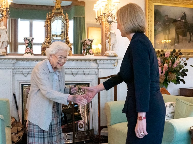 La reina Isabel vistió el tartán de Balmoral en su última aparición pública; conoce su significado