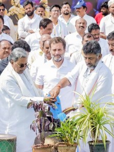 Rahul Gandhi’s ‘Bharat Jodo Yatra’ enters poll-bound Karnataka