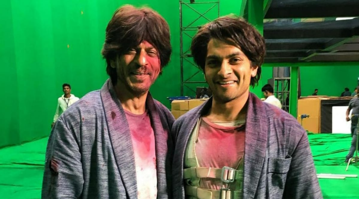 Shah Rukh Khans Photo From Brahmastra Set With His Stunt Double Goes Viral See Here 