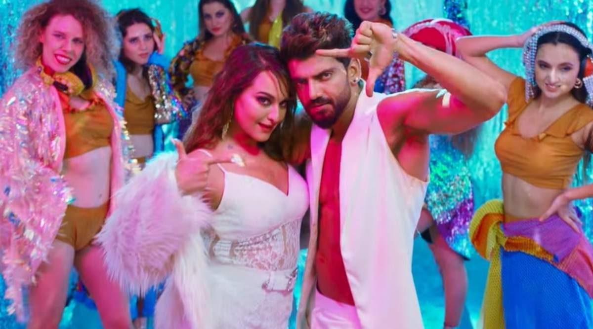 Xxx Sonakshi Boor Videos Full Hd - Sonakshi Sinha and rumoured boyfriend Zaheer Iqbal call themselves a  'blockbuster jodi' in music video, watch | Bollywood News - The Indian  Express