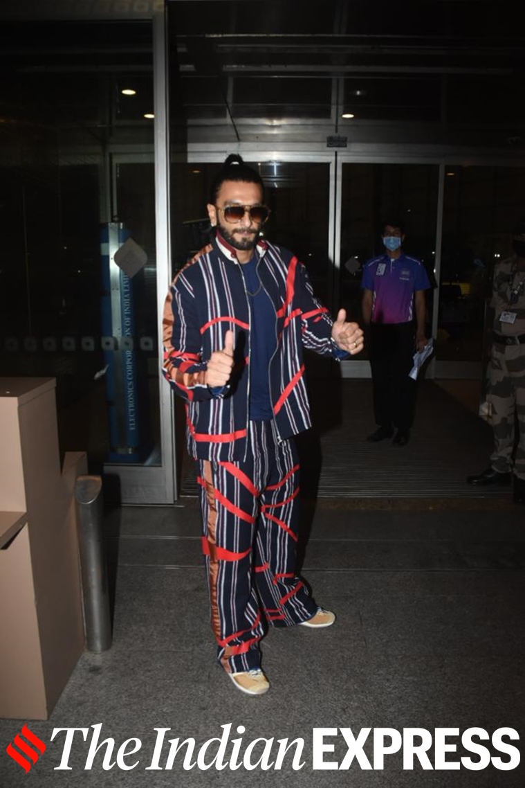 Alia Bhatt and Ranveer Singh twin in black; Deepika Padukone flaunts her  airport look in sweater - IMDb