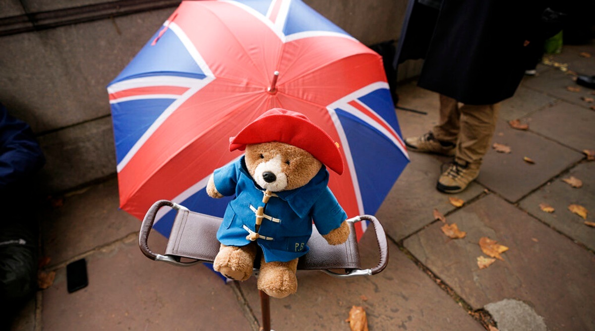 Paddington bears, Paddington bears tributes, Queen Elizabeth II, Paddington bear tributes for Queen Elizabeth II, Paddington bears for charity, indian express news