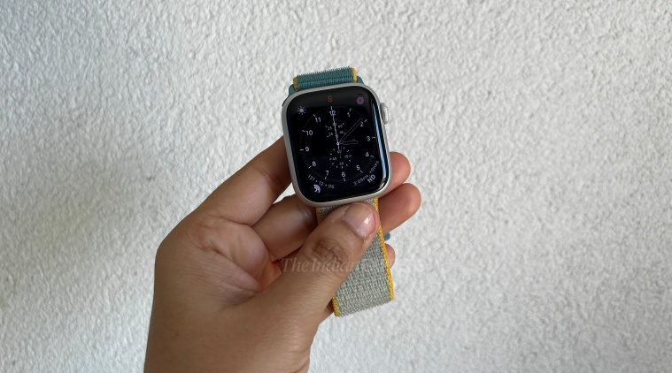 Apple Watch Series 8 in silver with the chronograph watchface 
