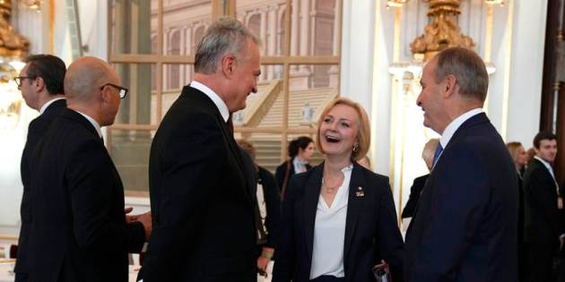 Liz Truss meets dignitaries