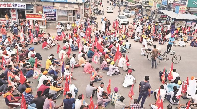 The ongoing dharna on State Highway-11 in Dhuri, Sangrur, on Saturday. (Express Photo by Raakhi Jagga)