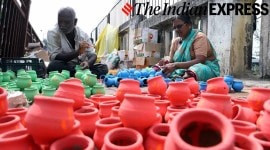 Diwali 2022, Diwali 2022 shopping, Diwali 2022 preparations, Diwali 2022 photographs, Diwali purchases, Diwali shopping, photos of Diwali diyas, preparations for Diwali 2022, shopping for diyas lanterns, indian express news