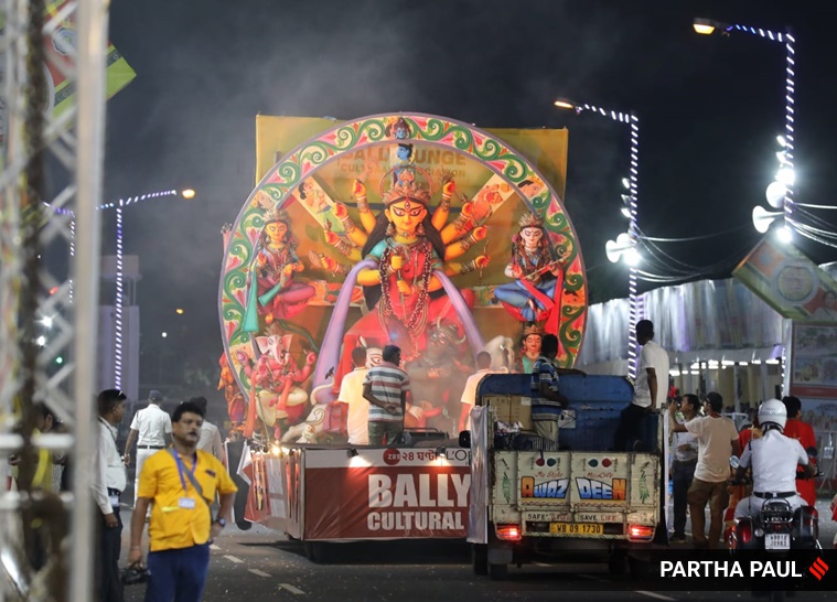 Durga Puja carnival, West Bengal Durga Puja, West Bengal Durga Puja carnival, Durga Puja carnival pictures, UNESCO heritage tag Durga Puja, indian express news