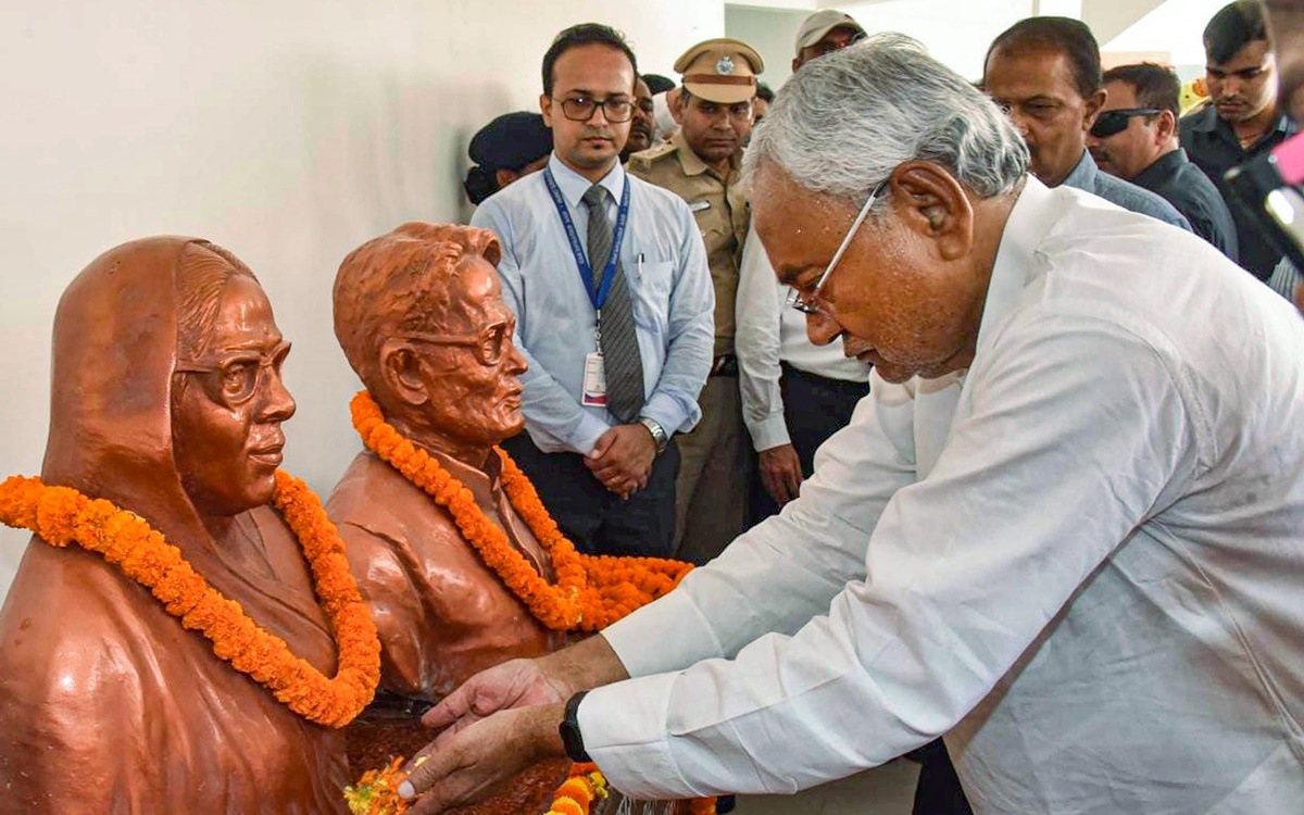 Bihar Chief Minister Nitish Kumar pays tribute to Lok Nayak Jayaprakash Narayan on his death anniversary at Sitab Diyara, in Saran, Saturday, Oct. 8, 2022. (PTI Photo)