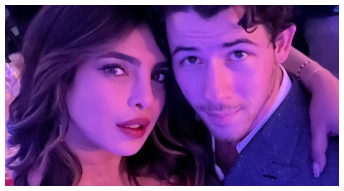 Priyanka Chopra Xxxii Videos - Priyanka Chopra and Nick Jonas set couple goals as they attend friend's  wedding. See pics | Bollywood News, The Indian Express