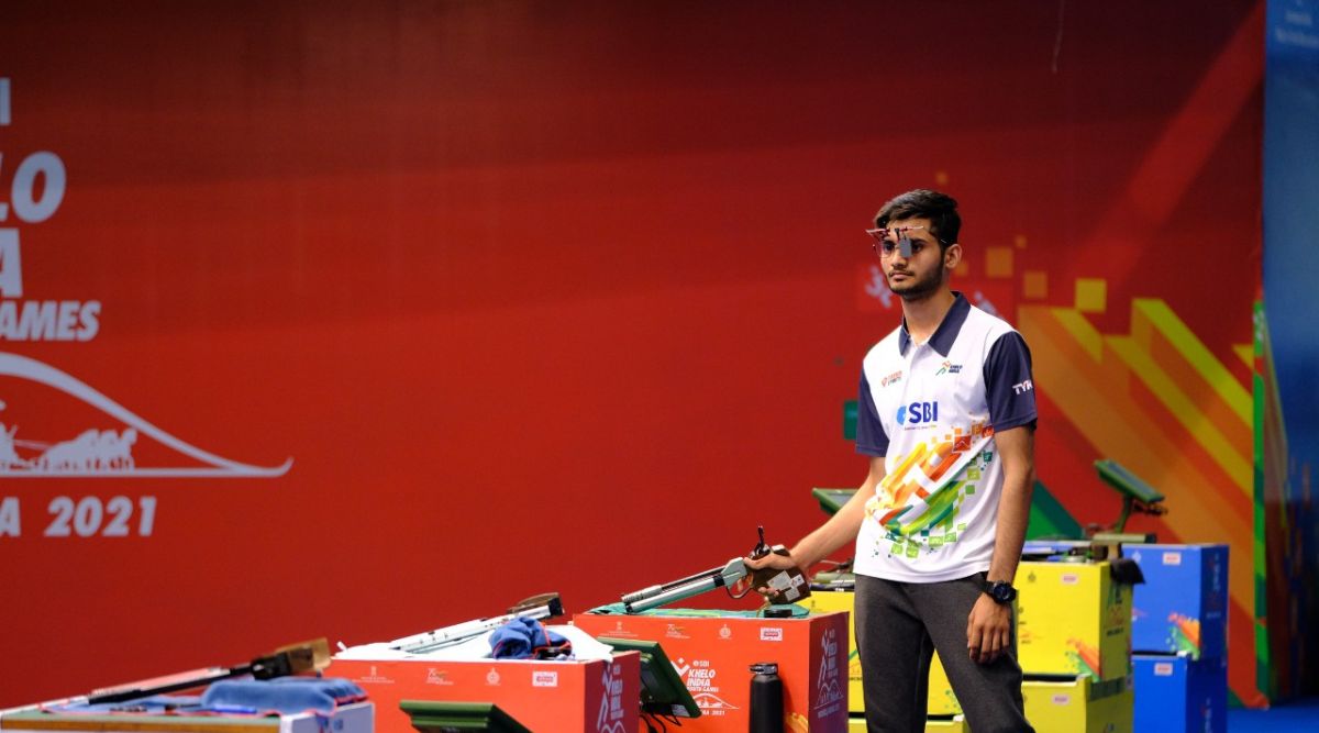 Shiva Narwal 在世界 10 米气手枪决赛中