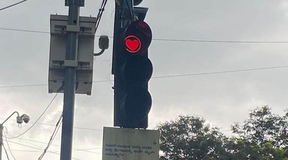 Heart-shape traffic light at a junction in Bengaluru (Express/photo)