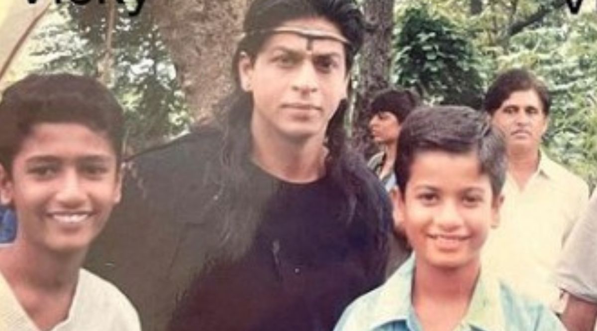 Kid Standing With Shahrukh Khan has Now become Superstar of Bollywood and Married Katrina Kaif - viralcache.com