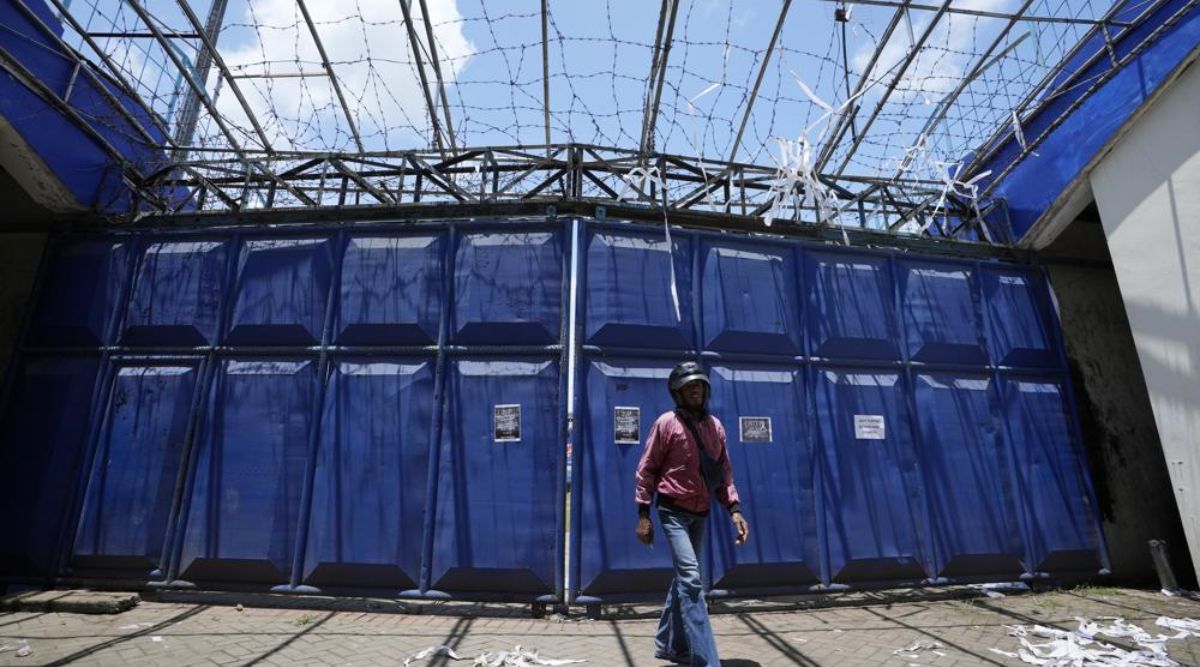 indonesia-police-stadium-exit-gates-too-small-for-escape