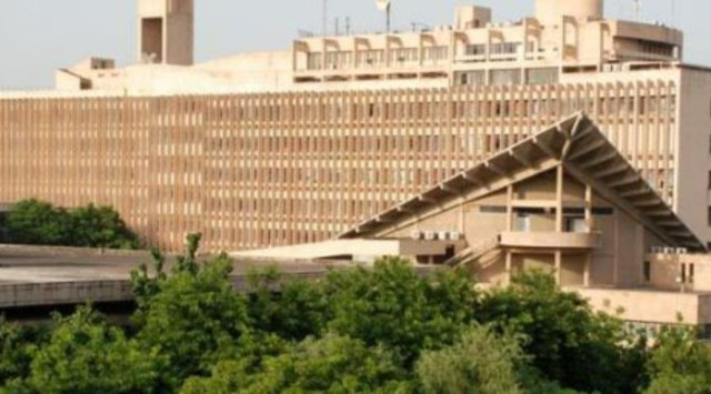 IIT Delhi, IIT Delhi new director, IIT Delhi curriculum, IIT Delhi curriculum revamp