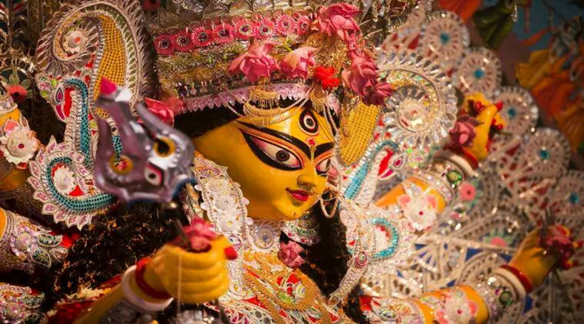 Durga Puja carnival returns to Kolkata's Red Road after 2 yrs | Kolkata  News - The Indian Express