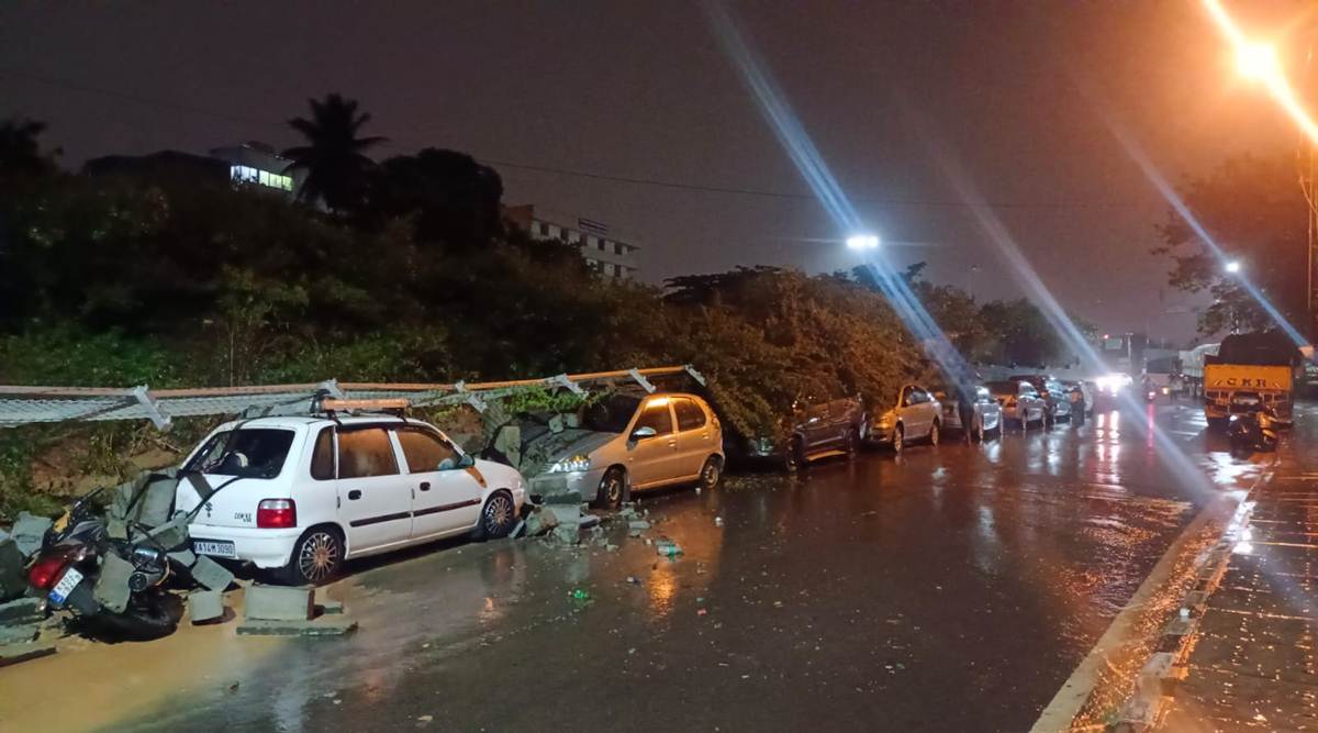 Bengaluru Rains: Roads Flooded, Vehicles Damaged; IMD Issues Yellow ...