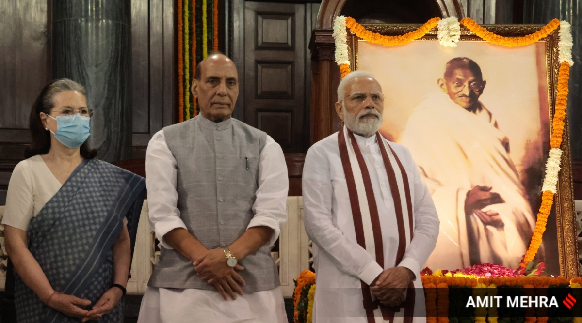 Leaders across country pay homage to Mahatma Gandhi on his 153rd birth ...