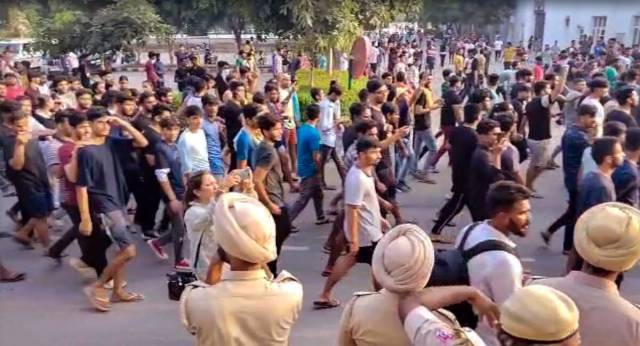 Mohali: Students stage a protest over objectionable videos of several women students were allegedly recorded by a hosteller, at Chandigarh University in Mohali district, Sunday, Sept. 18, 2022. (PTI/FILE)
