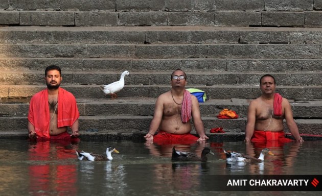 partial solar eclipse, partial solar eclipse 2022, solar eclipse, solar eclipse photos, solar eclipse pictures, solar eclipse in India, pictures of solar eclipse, temples shut during solar eclipse, temples closed during solar eclipse, astrology, indian express news