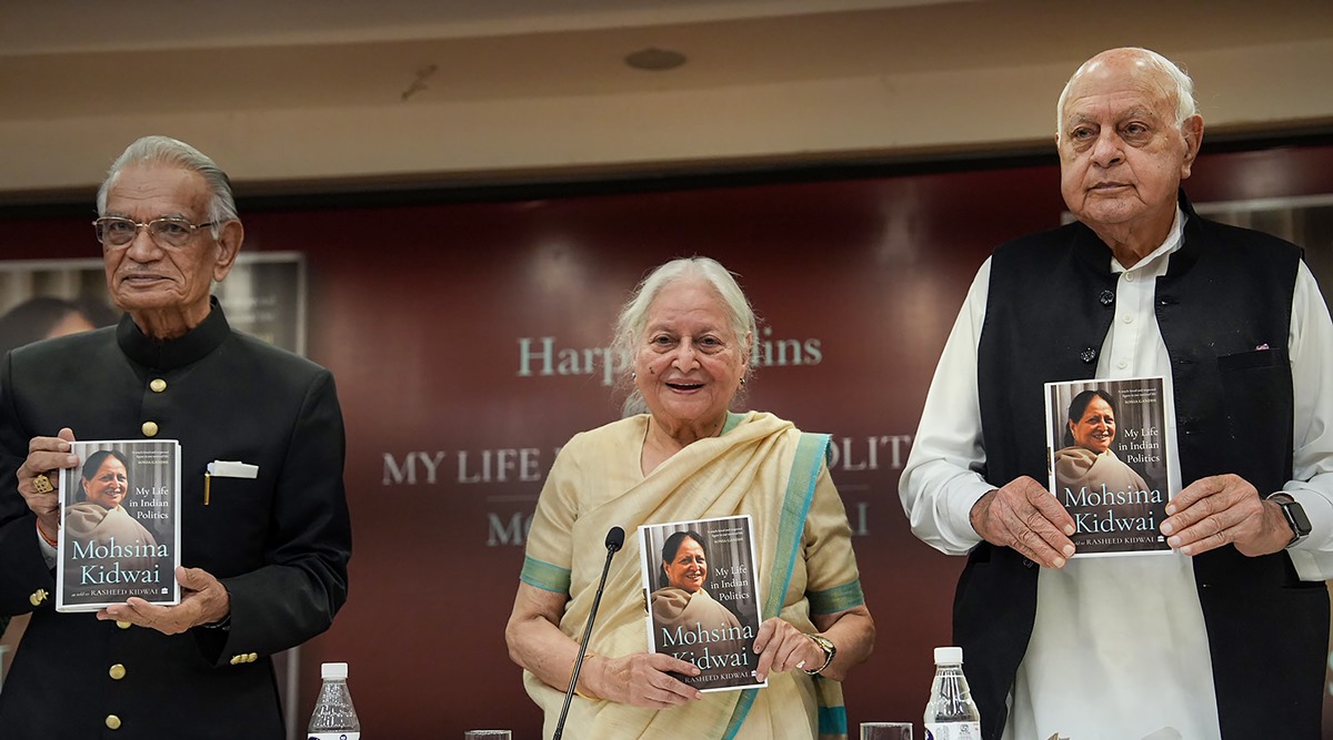 Former Lok Sabha speaker Shivraj Patil (left), Jammu & Kashmir National Conference Farooq Abdullah (right) and Congress leader Mohsina Kidwai during the launch of book titled 'Mohsina Kidwai- My Life In Indian Politics', in New Delhi (PTI)