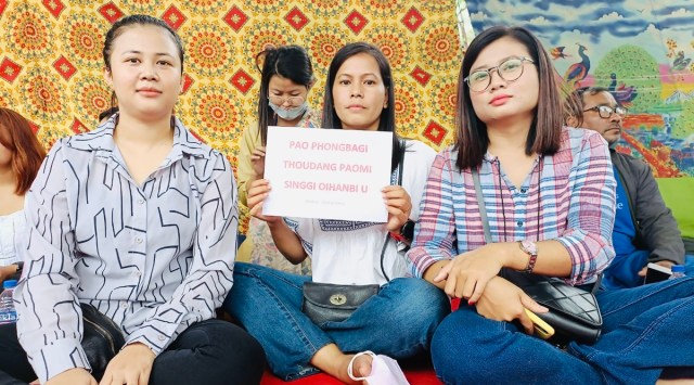 During the protest, scribes displayed placards that read “Respect freedom of the Press,” and “Don’t infringe on the rights of the Press”, among others. (Express)