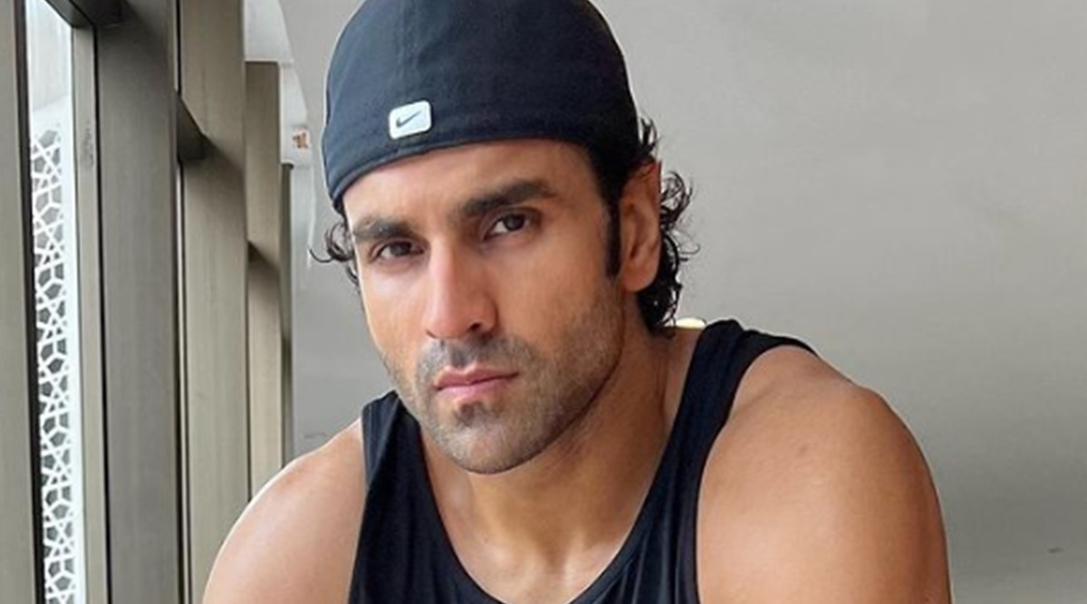 Vivek Dahiya demonstrates ‘simple exercises’ to kickstart the day ...
