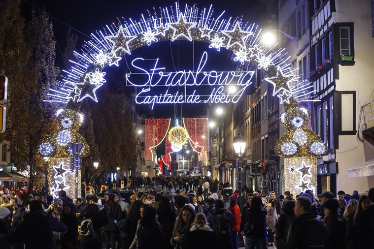 holiday season, holiday decorations, holiday decorations in Europe, energy crisis, Russia's war in Ukraine, Covid-19 pandemic, energy conservation, Christmas season, light decoration, Europe, indian express news