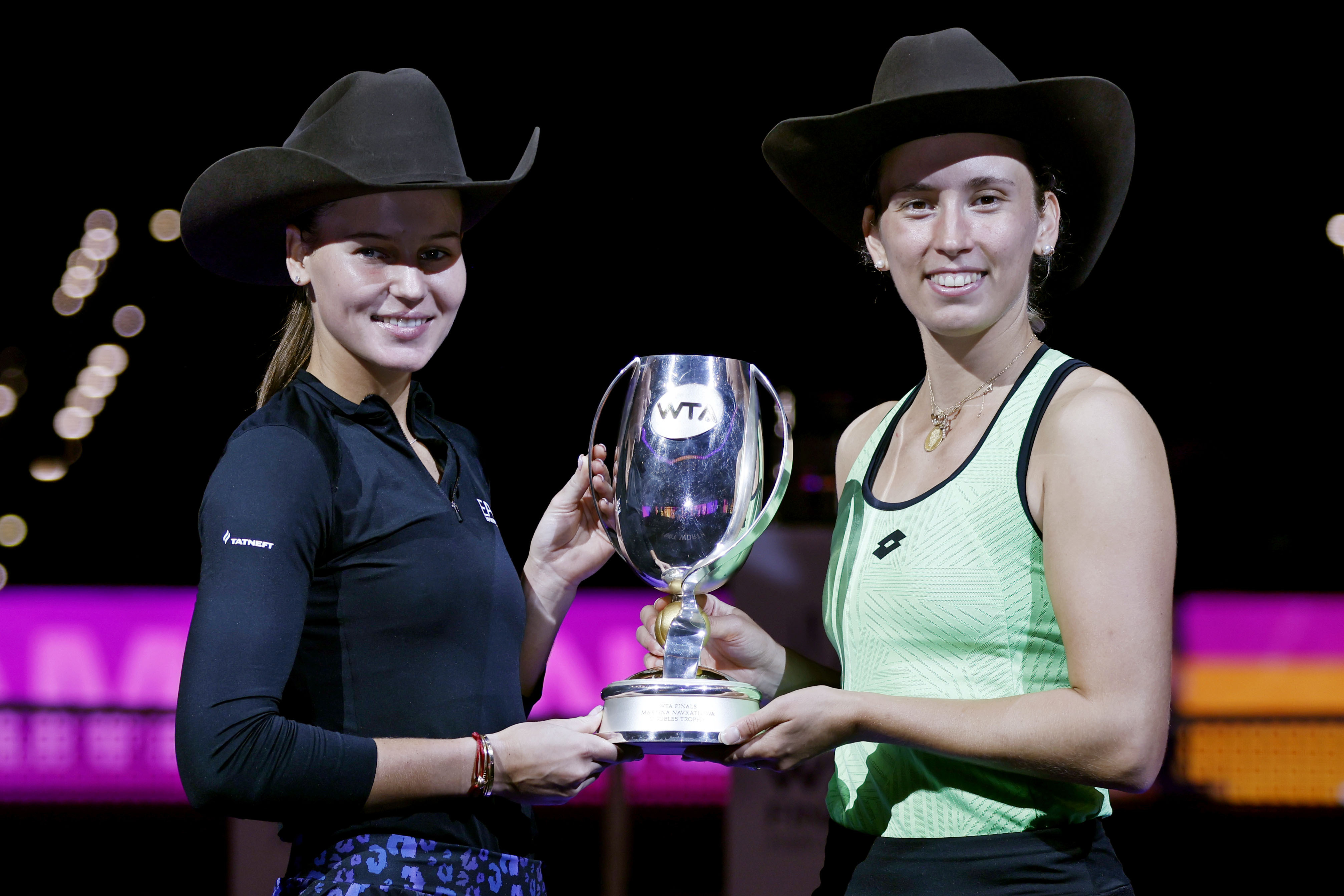 Defending Doubles Champs Fall In Title Match At WTA Finals | Tennis ...