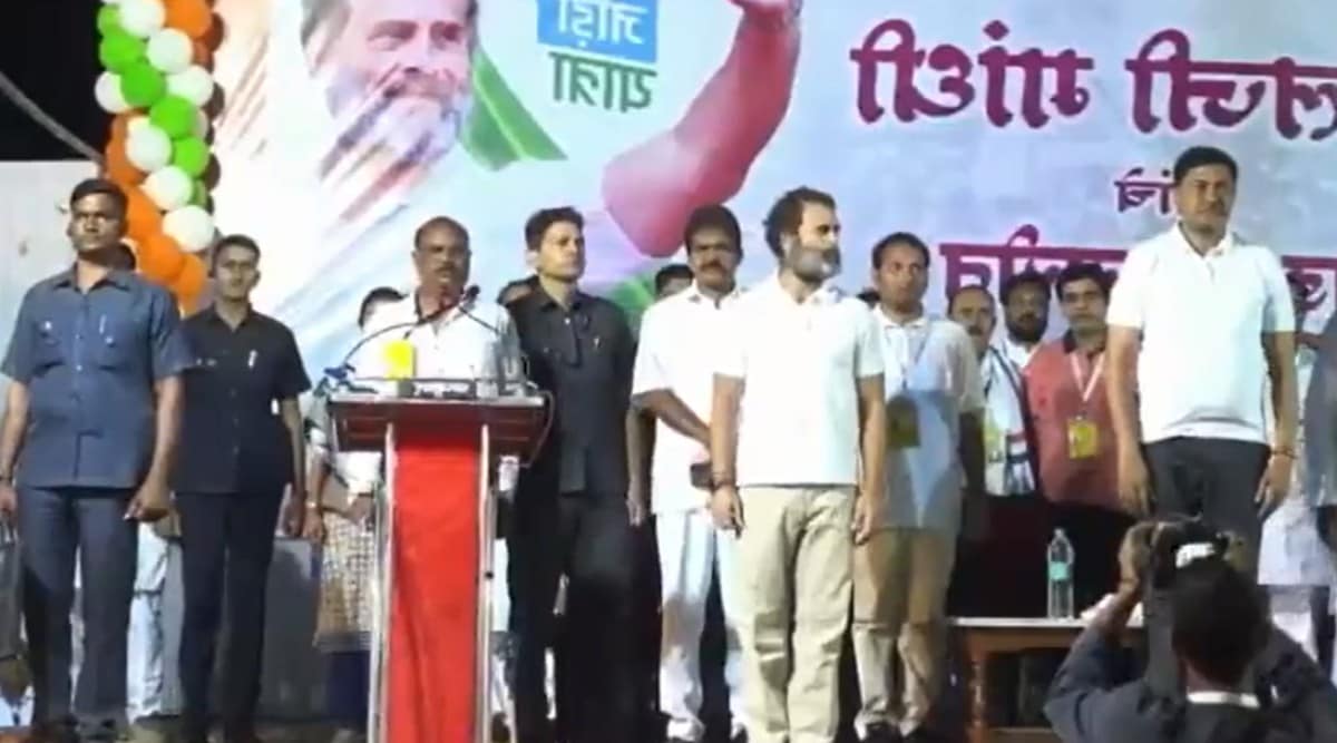 Maharashtra Congress chief Nana Patole called out to the person in charge of music and had it stopped. (Twitter/@doctorrichabjp)