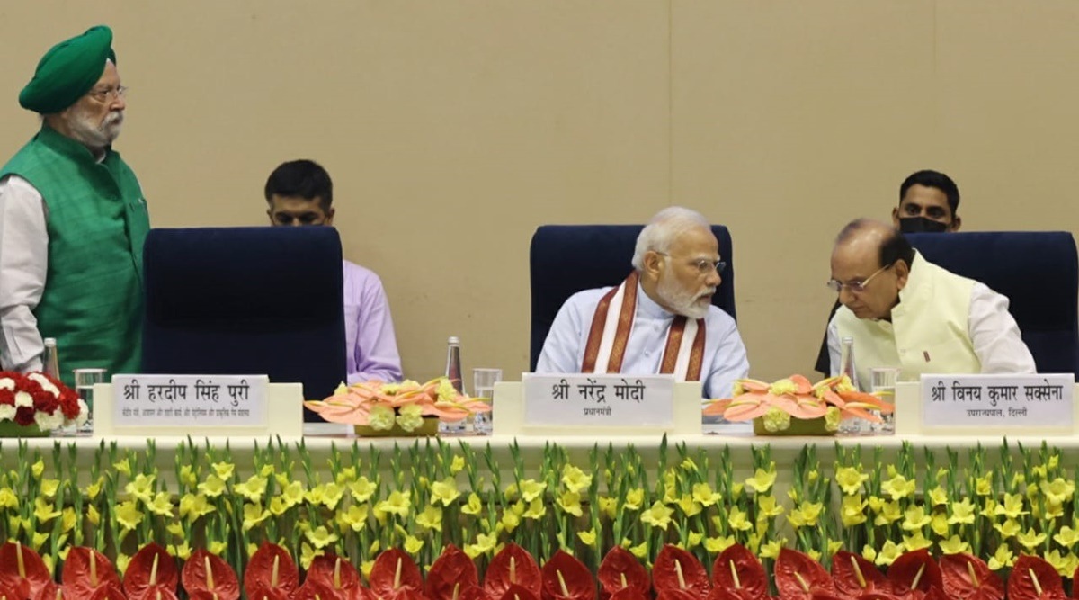 Prime Minister Narendra Modi, Union Minister Hardeep Puri and Delhi Lt Governor Vinai Kumar Saxena at an event in New Delhi on 2.11.22, Wednesday (Express photo by Tashi Tobgyal)