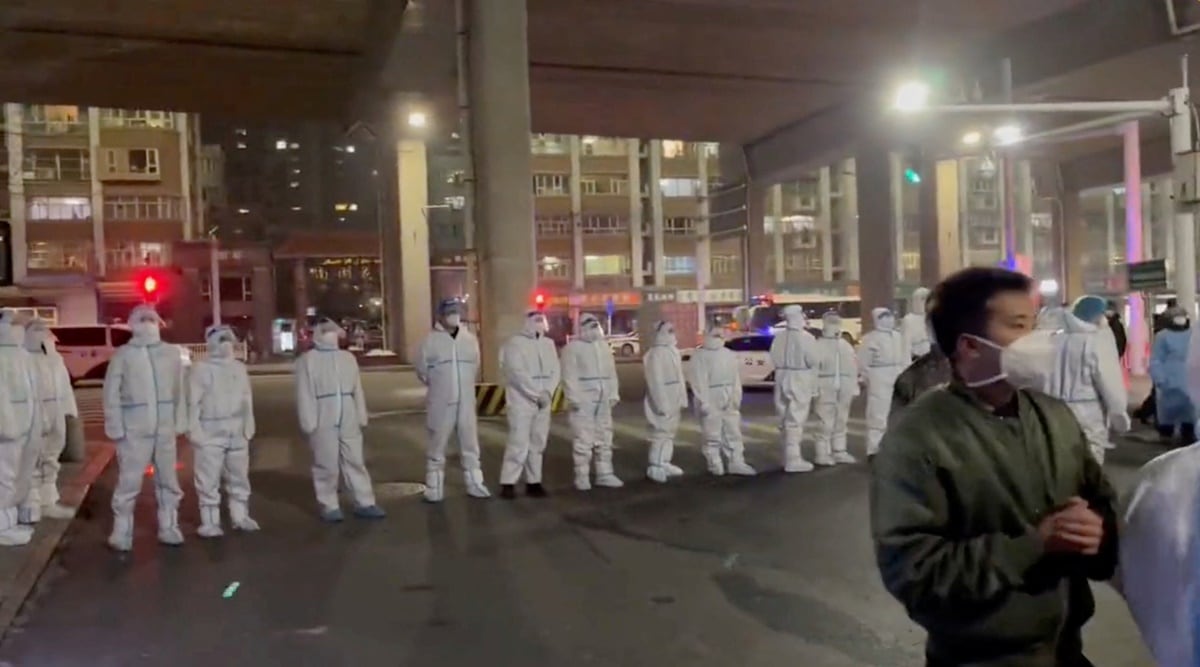Protests against coronavirus disease (COVID-19) outbreak measures in Urumqi city, Xinjiang Uygur, China in this screen grab obtained from a video released November 25, 2022 Video obtained by Reuters (REUTERS)