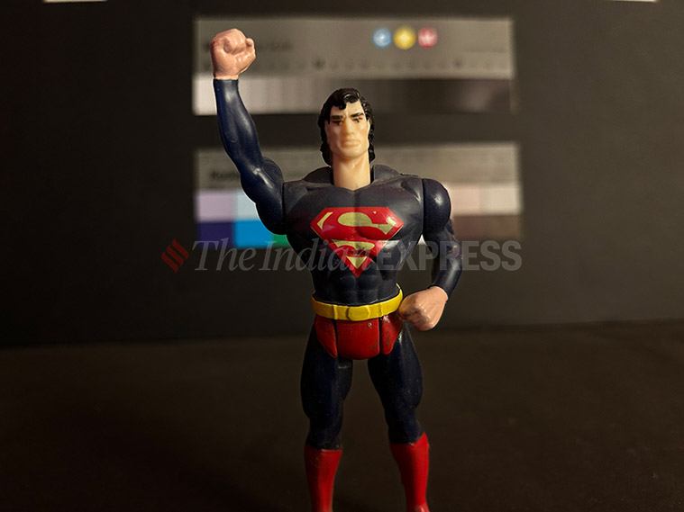 Comparison Superman iPhone14