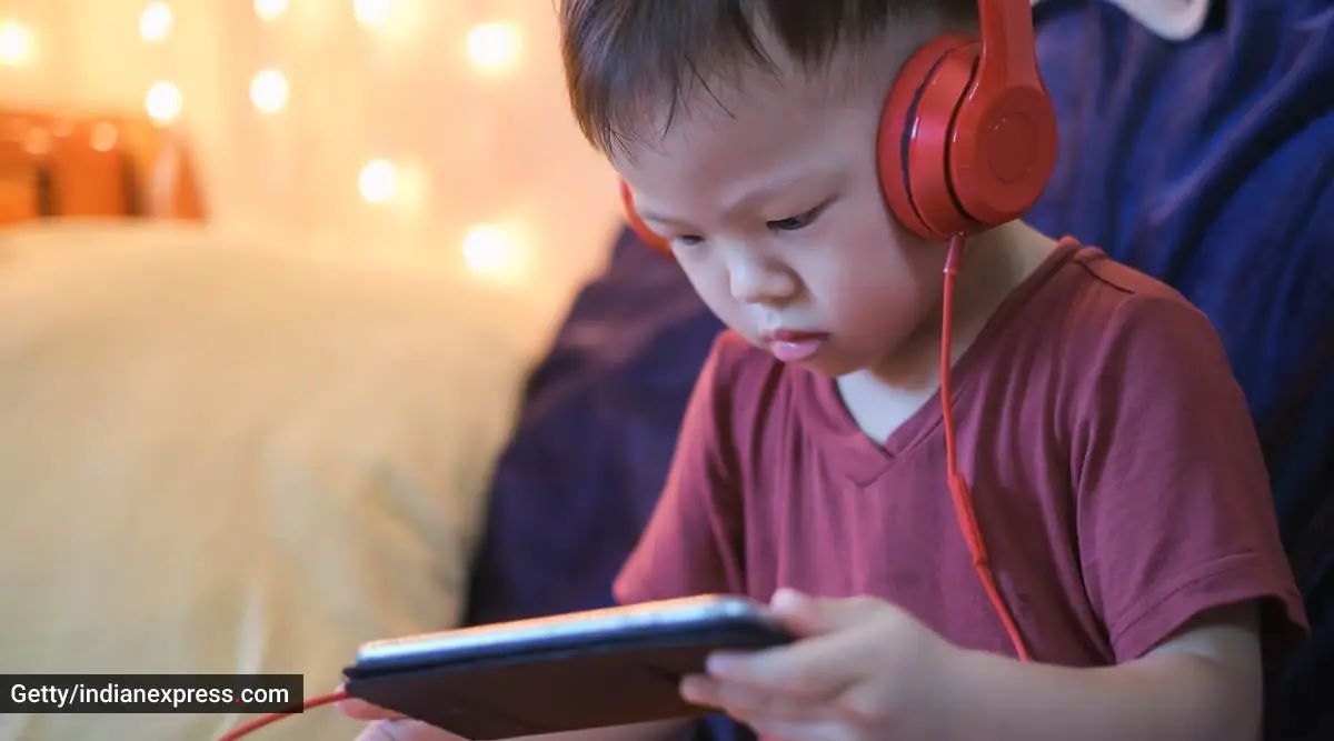 Pumping loud music is putting more than 1 billion young people at risk of  hearing loss