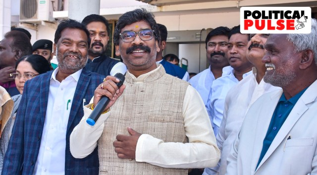 Jharkhand Chief Minister Hemant Soren addresses the media at his official residence, before leaving for Enforcement Directorate (ED) office for questioning in a money laundering case linked to alleged illegal mining in the state, in Ranchi, Nov. 17, 2022. (PTI)
