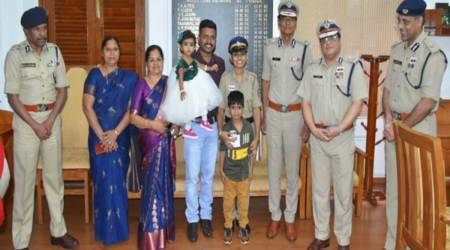 Policewoman MR Ramya and her family in the centre after being felicitated (Photo: ANI)